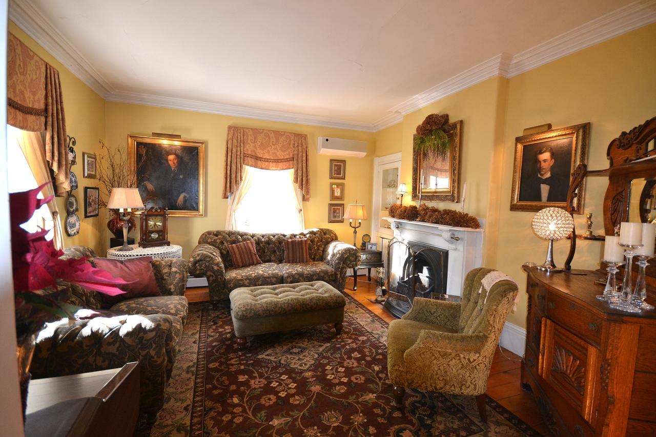 Briarwood Bed & Breakfast Elmsdale Exterior photo