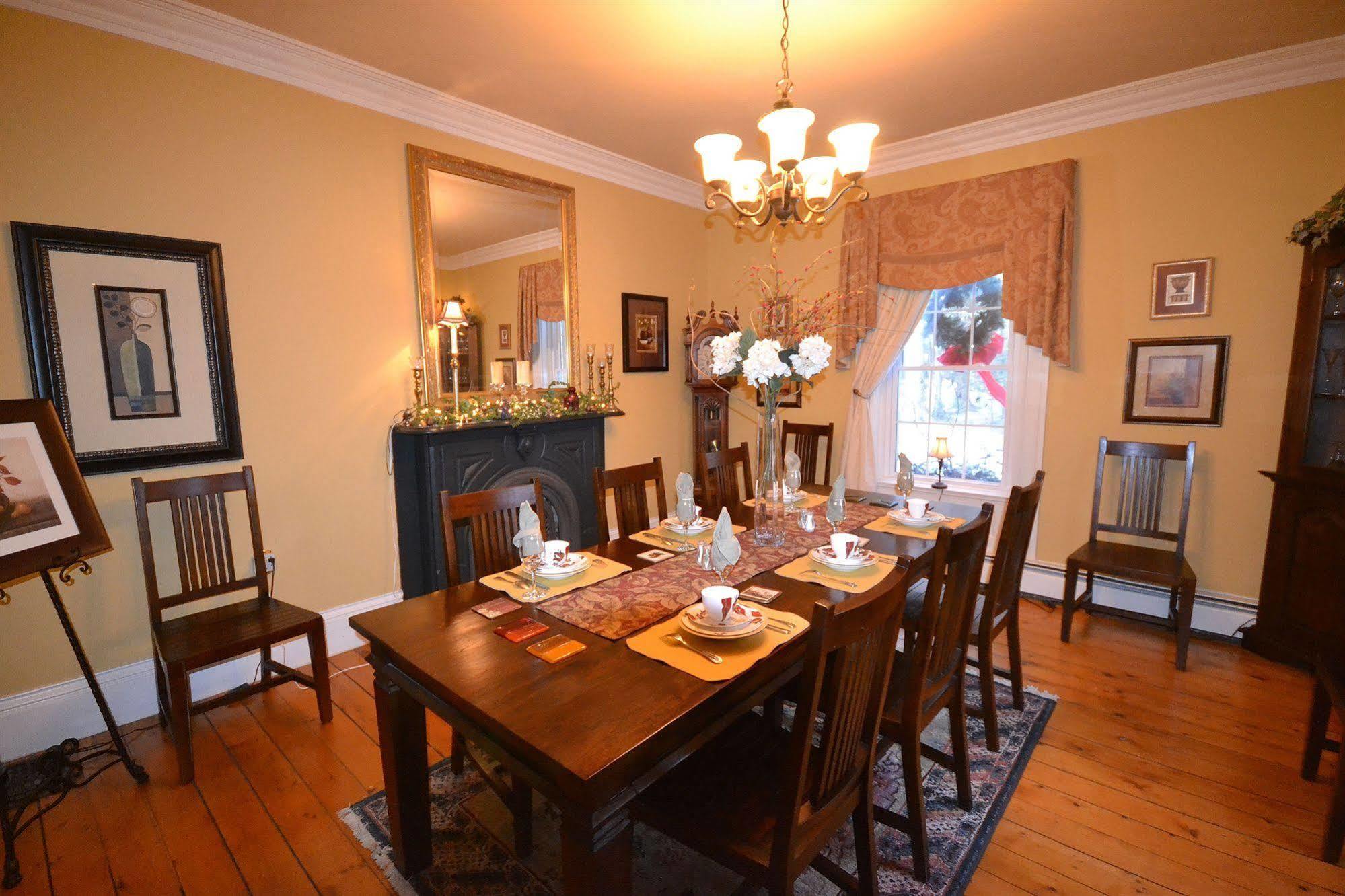 Briarwood Bed & Breakfast Elmsdale Exterior photo